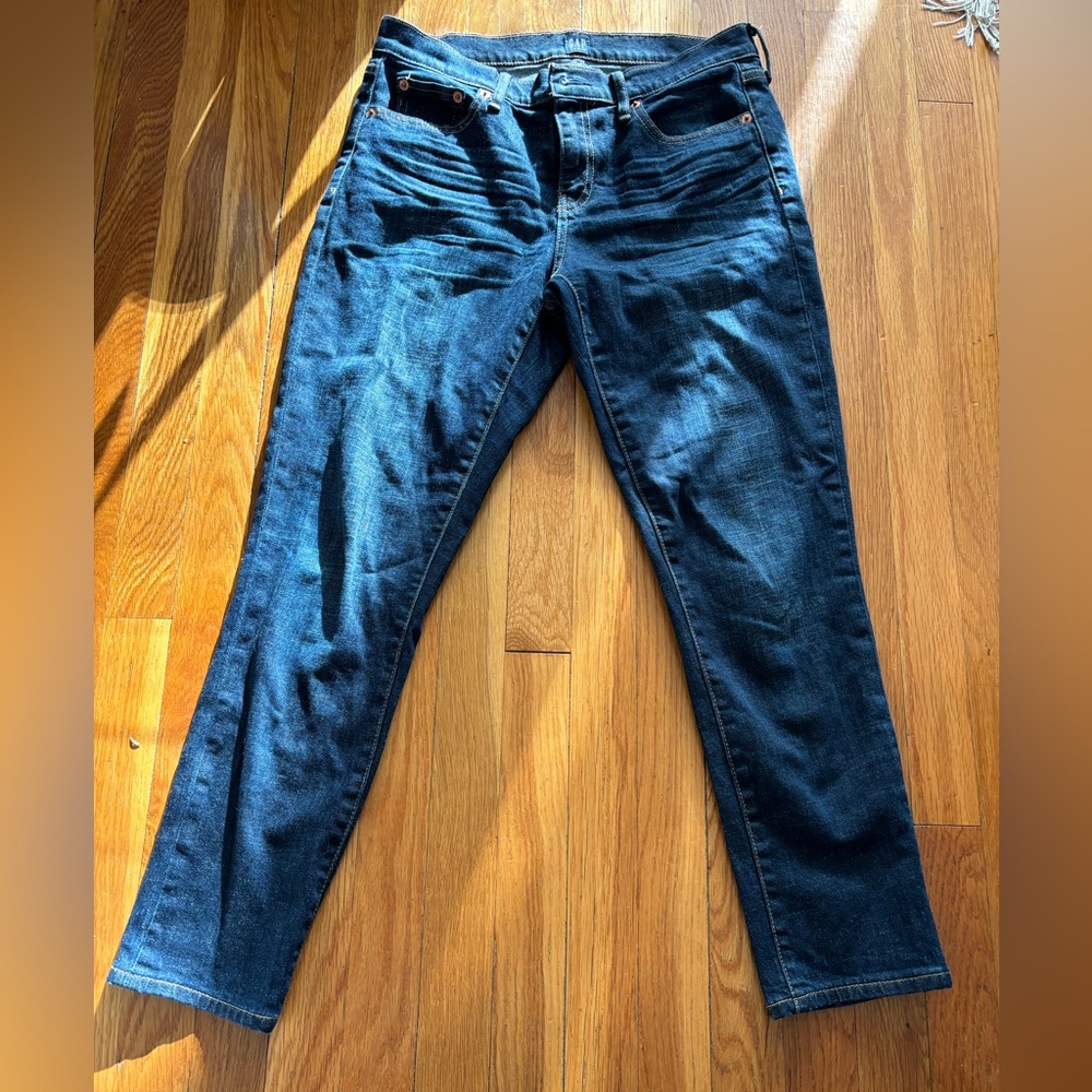 Gap Denim 27 Best Girlfriend jeans!!!! Very dark wash
